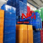 Mua khay nhựa nu&ocirc;i c&aacute; bảy m&agrave;u loại nhựa nguy&ecirc;n sinh để đảm bảo an to&agrave;n v&agrave; chất lượng